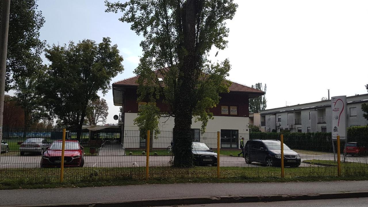 Apartment Zagy Blue Загреб Екстериор снимка